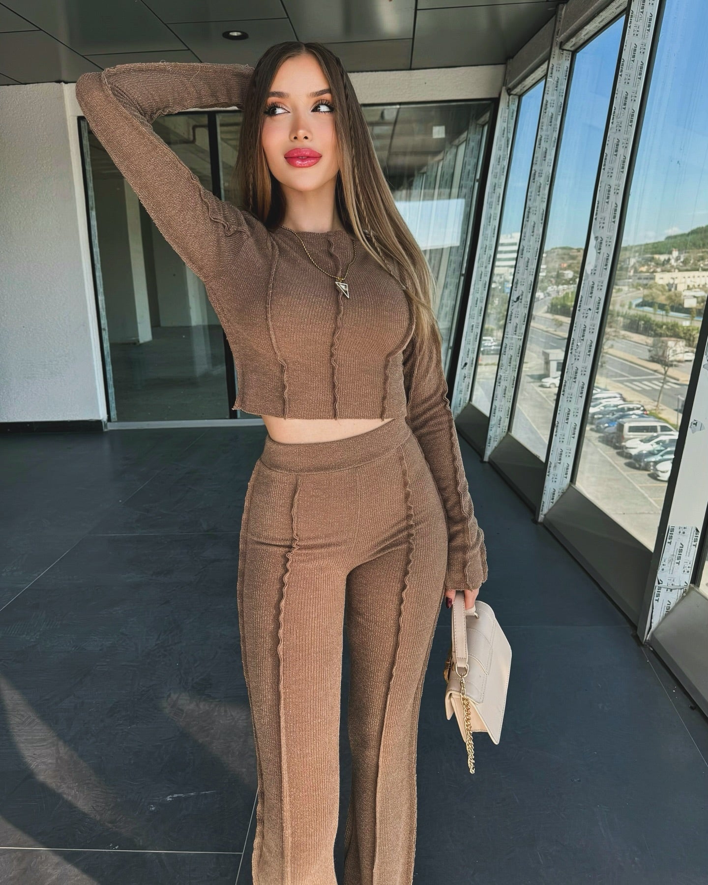 Completo Hazel